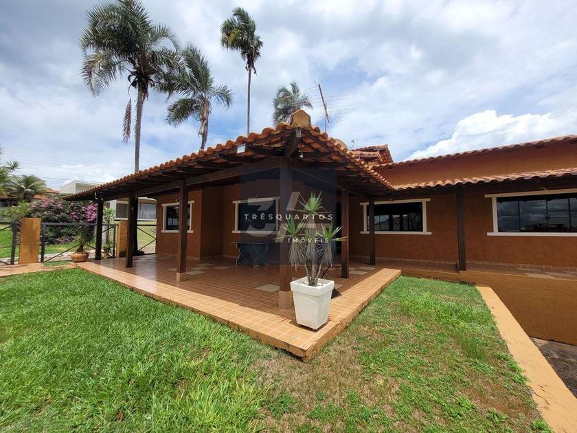 Foto principal do anúncio de imóvel Casa. Casa de Condomínio Jardim Botânico - Casa Linear  4 Quartos e Piscina com 250,00 metros quadrados para Aluguel por R$ 5500.