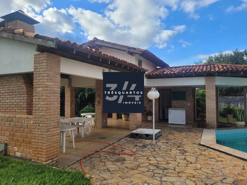 Foto do anúncio de imóvel Casa. Duplex Casa estilo colonial no Park Way, com terreno de 5000m²