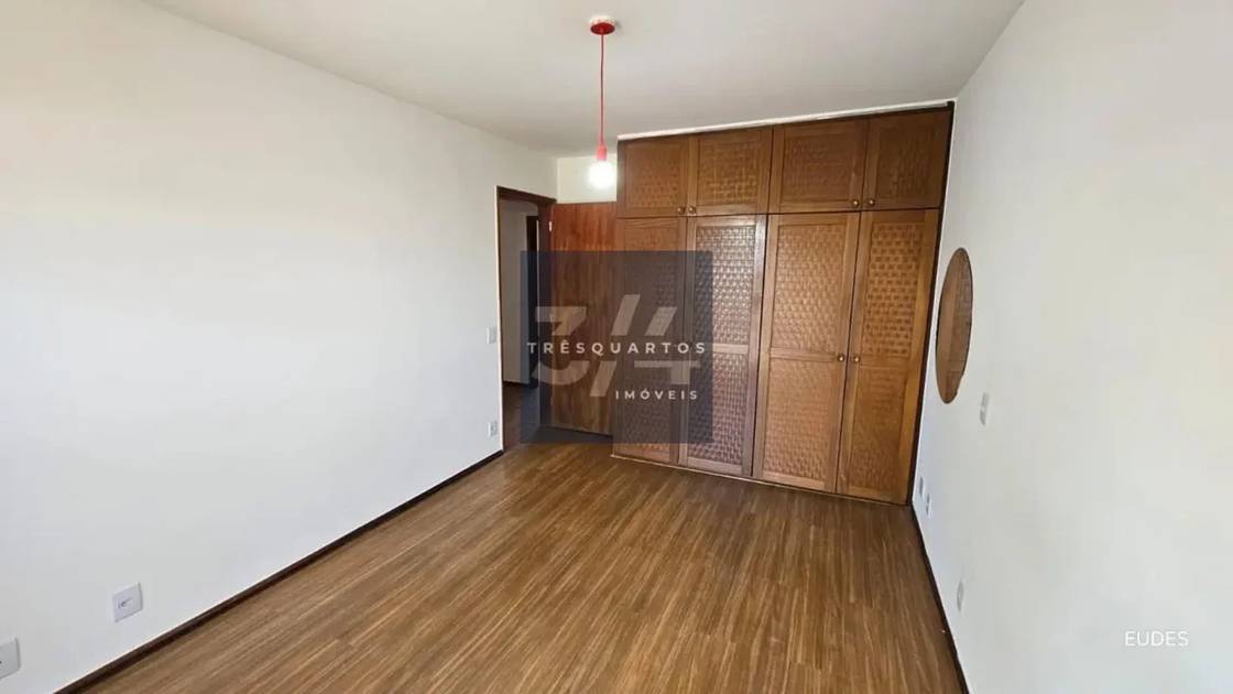 Foto do anúncio de imóvel Casa. Sobrado 4 Quartos 1 Suíte Lago Sul