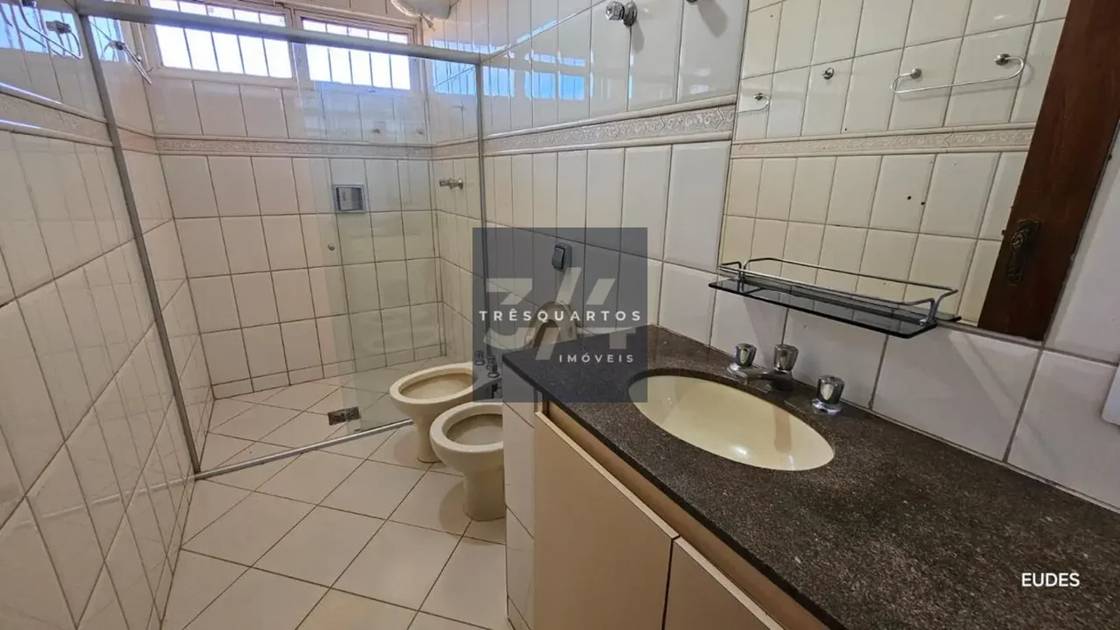 Foto do anúncio de imóvel Casa. Sobrado 4 Quartos 1 Suíte Lago Sul