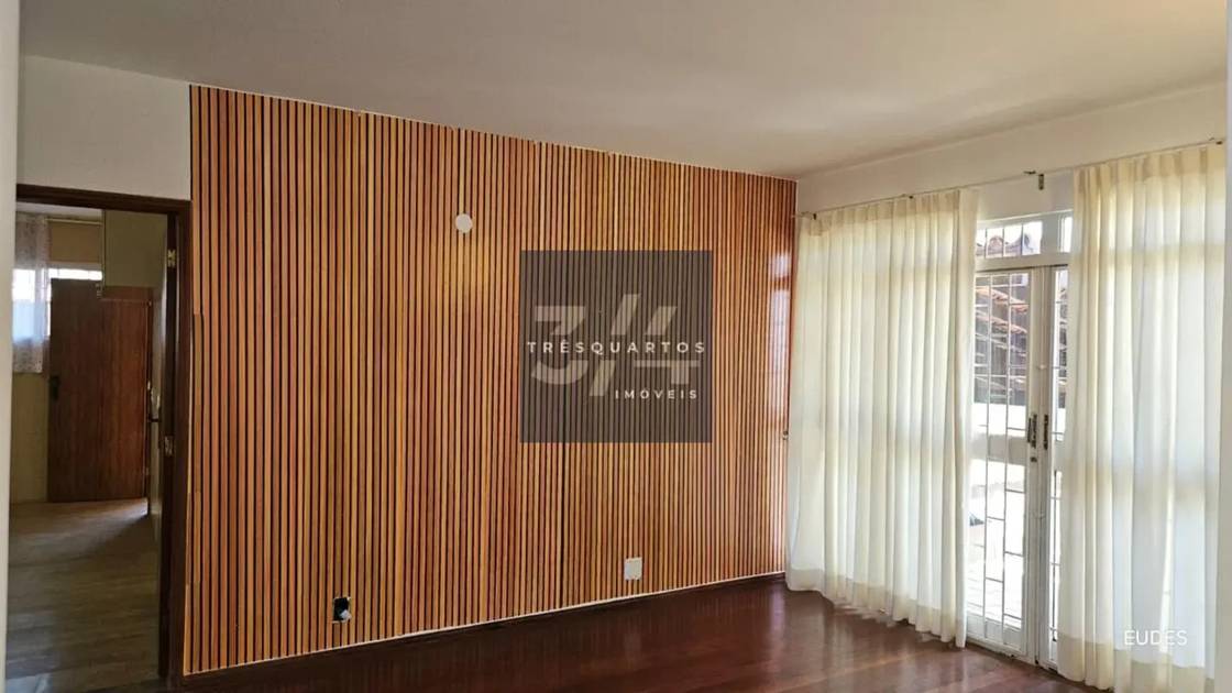Foto do anúncio de imóvel Casa. Sobrado 4 Quartos 1 Suíte Lago Sul
