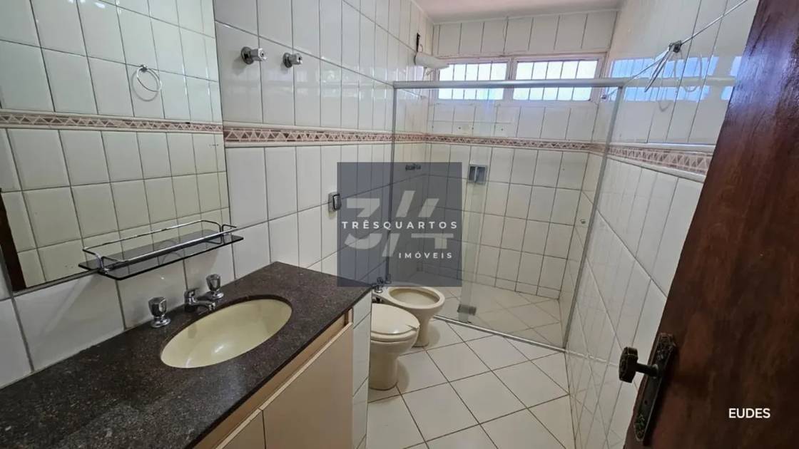 Foto do anúncio de imóvel Casa. Sobrado 4 Quartos 1 Suíte Lago Sul