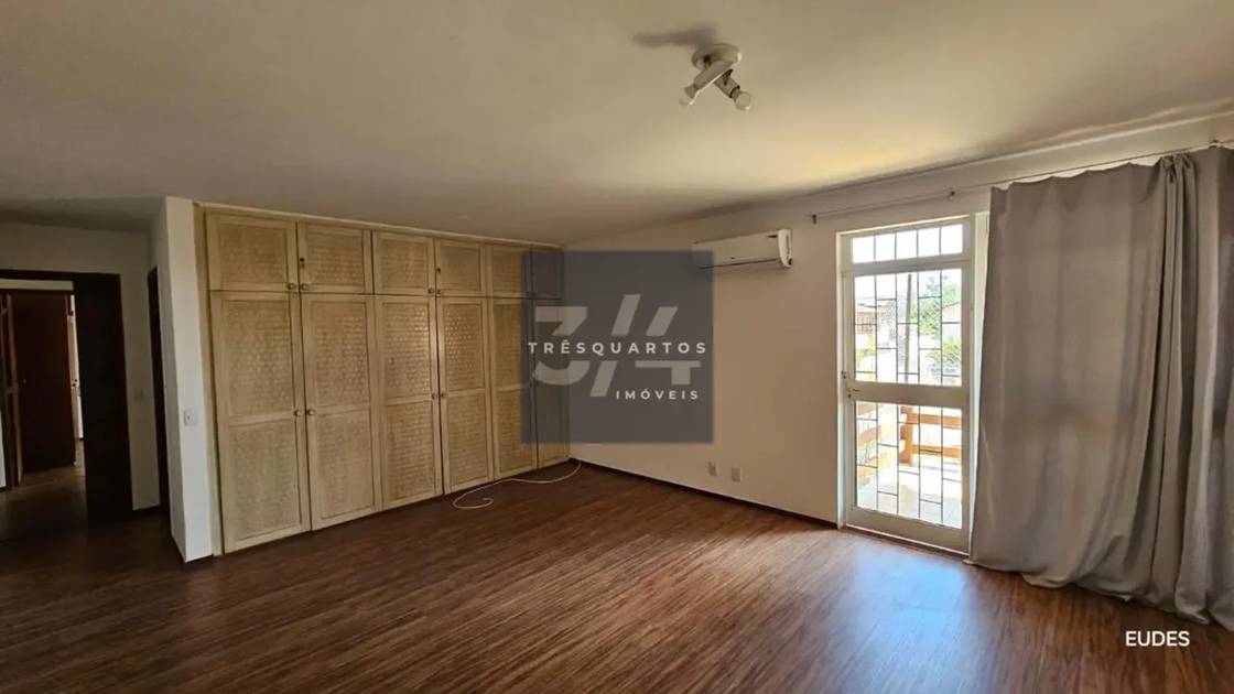 Foto do anúncio de imóvel Casa. Sobrado 4 Quartos 1 Suíte Lago Sul