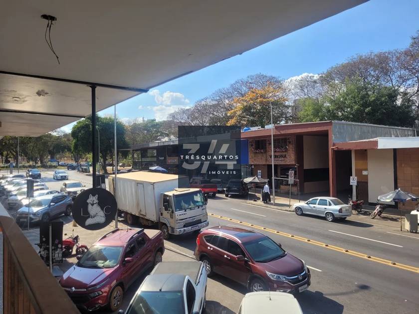 Foto do anúncio de imóvel Comercial. Casa Comercial Oportunidade rara na Asa Sul – Loja dupla na CLS 403 com 250m²!