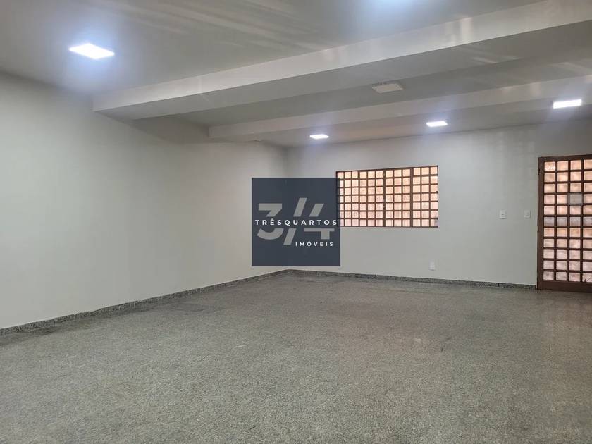 Foto do anúncio de imóvel Comercial. Casa Comercial Oportunidade rara na Asa Sul – Loja dupla na CLS 403 com 250m²!